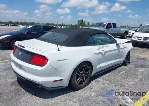 2022 Ford Mustang Ecoboost Premium z USA, uszkodzony, nr VIN 1FATP8UH6N5106301